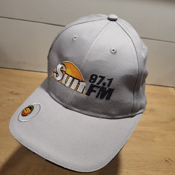 SUN FM 97.1 GOLF Hat Strapback Baseball Vintage Cap Dad Trucker - Picture 1 of 11